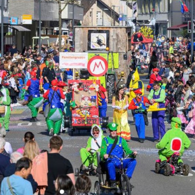 Farbenfroher Fastnachtsumzug in Neuhausen