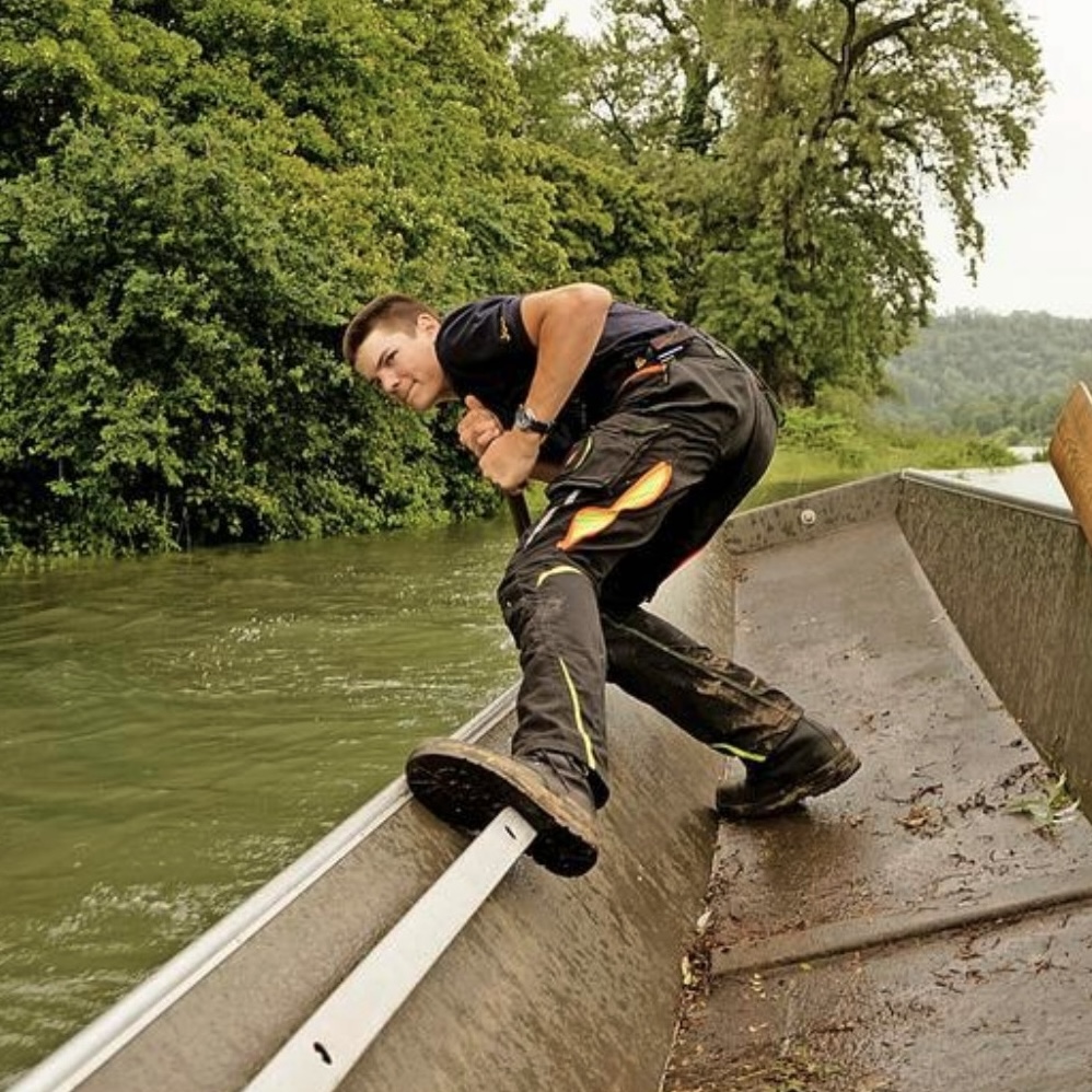 Pontonier Fischessen in Neuhausen